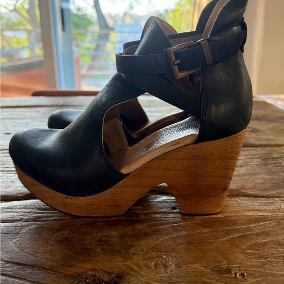 Free People Cedar Clog - Black - Picture 2 of 7